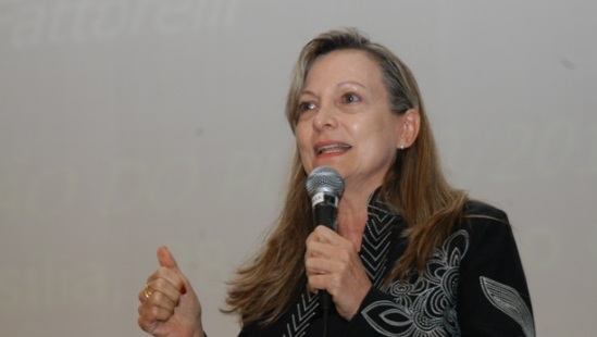 Portal do IHU traz entrevista especial com Maria Lucia Fattorelli, sobre o Orçamento 2013