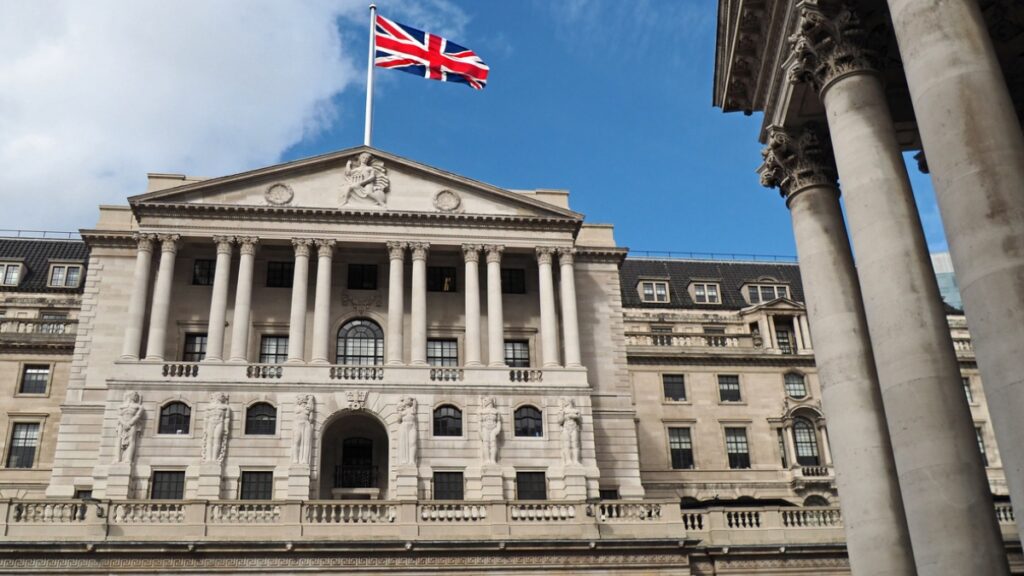 Banco da Inglaterra garante injeção de R$ 1,16 trilhão para resgatar sistema financeiro