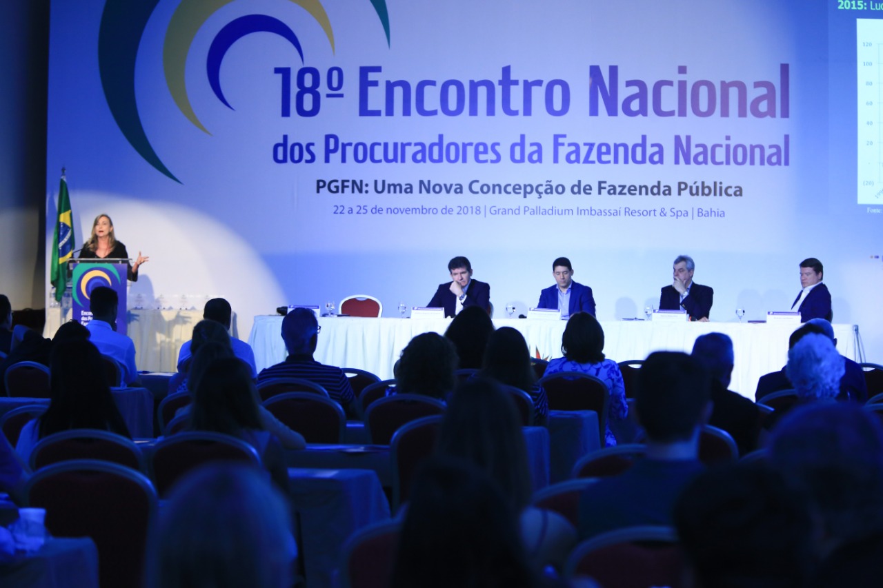 Fattorelli fala sobre os riscos do PLP 459 durante encontro nacional de Procuradores da Fazenda Nacional