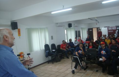“Cada onda modernizadora amplia em grande escala o subdesenvolvimento”, afirma Nildo Ouriques “Cada onda modernizadora amplia em grande escala o subdesenvolvimento”, afirma Nildo Ouriques