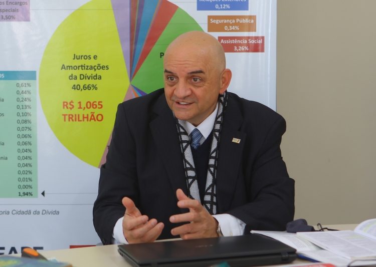 Jornal do Comércio: Dívida do RS com a União já está paga desde 2013, diz auditor Amauri Perusso