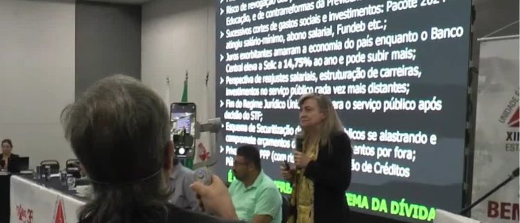 De onde vem o dinheiro para pagar os juros da dívida? Assista ao corte da palestra de Fattorelli