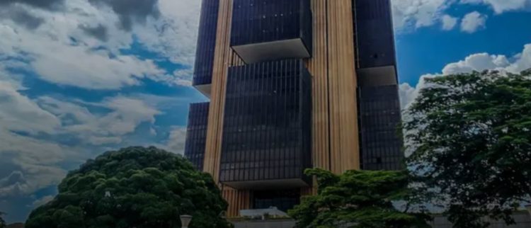 Copom mantém Selic em 15% ao ano e continua castigando o povo brasileiro