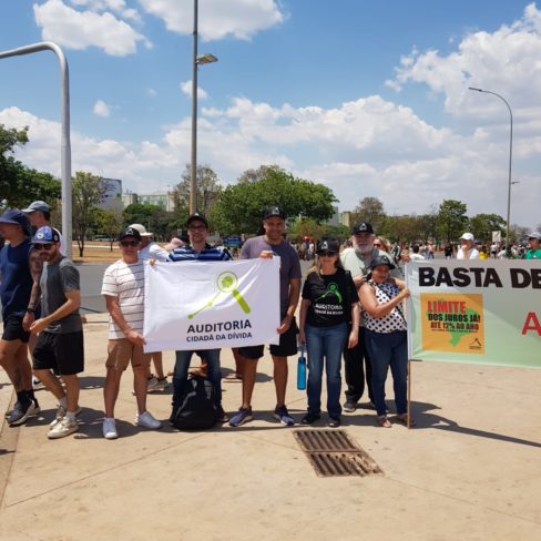 Mobilização contra os juros abusivos e contra PEC da Blindagem é sucesso em Brasília