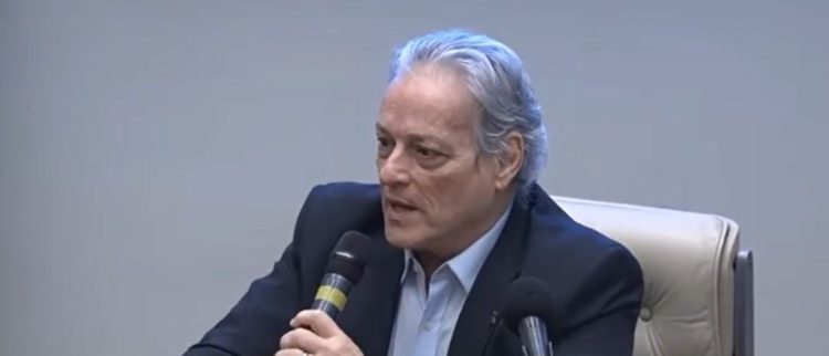 João Goulart Filho: No Brasil é possível tirar da Saúde e da Educação, mas nunca do Sistema da Dívida