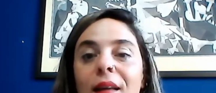 Deputada Fernanda Melchionna fala da importância da ACD e é homenageada