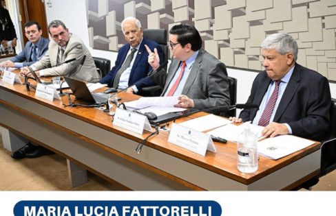 Fattorelli para o Extraclasse: Projeto que limita dívida pública livra Bolsa-Banqueiro e turbina o Arcabouço Fiscal Fattorelli para o Extraclasse: Projeto que limita dívida pública livra Bolsa-Banqueiro e turbina o Arcabouço Fiscal