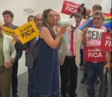 Deputada Fernanda Melchionna defende mandato de Glauber Braga
